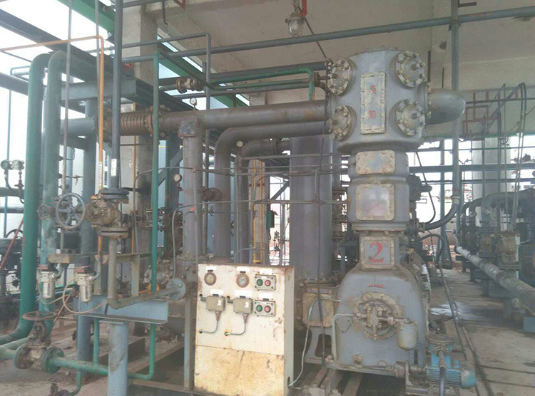 山東一諾氫氣壓縮機(jī)現(xiàn)場(chǎng)